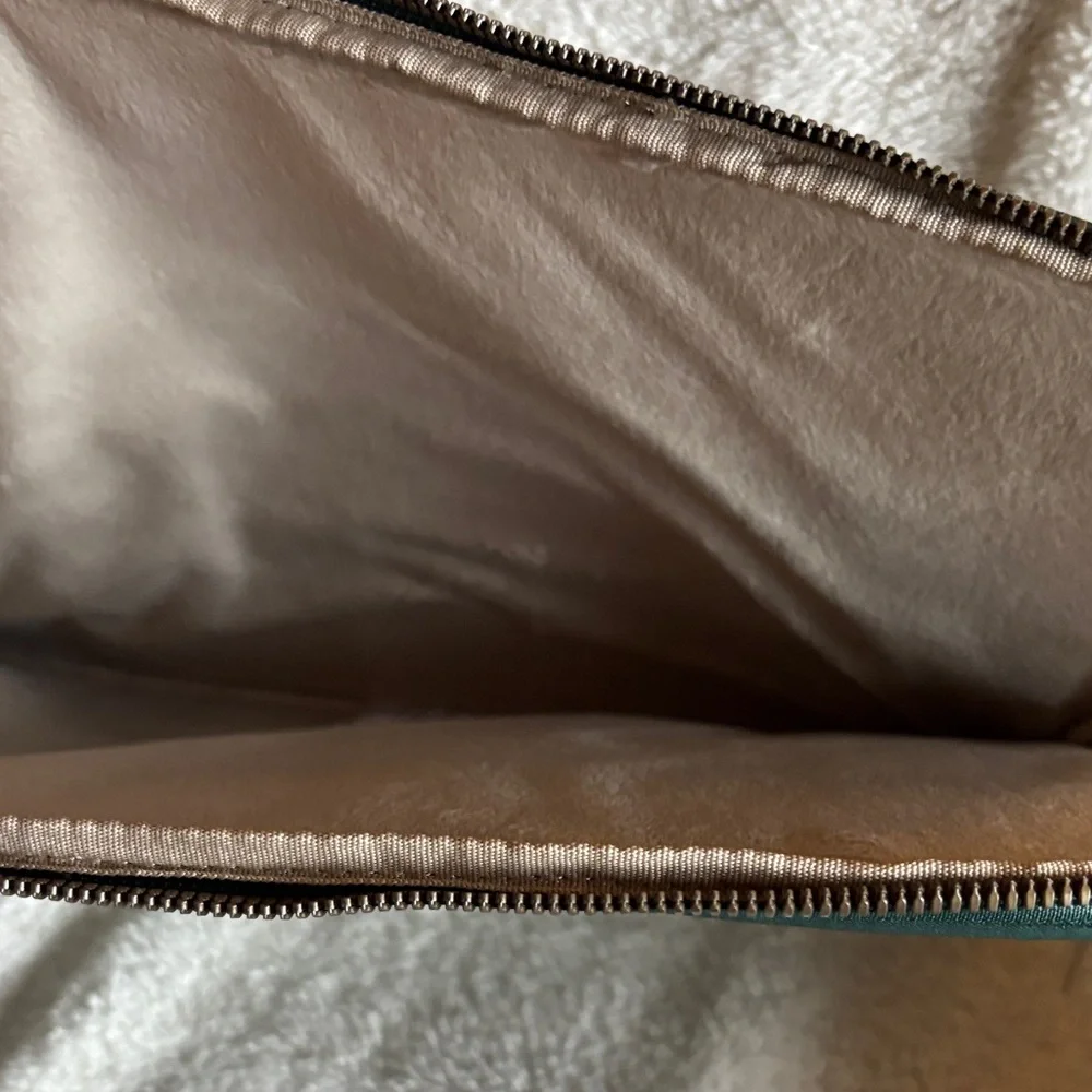 Grace Dual-Tone Green Tablet Sleeve